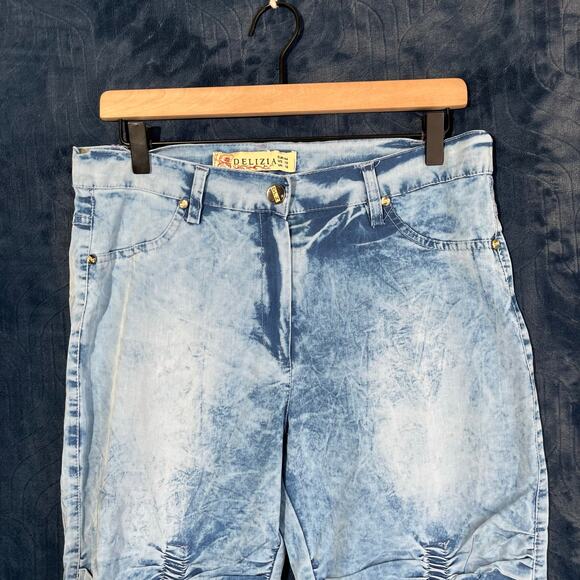 DELIZIA Distressed Light Blue Front and Butt Pocket Scrunch Womans Size US 16 - Picture 2 of 7